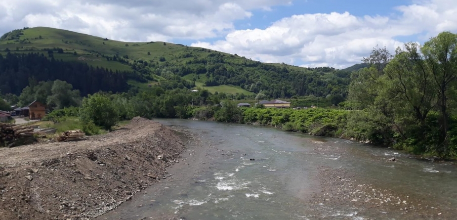 Anunț Oficial Apele Române: În județul Maramureș s-au realizat pe Vișeu acum lucrări importante! Este gata în prezent decolmatarea cursului de apă!