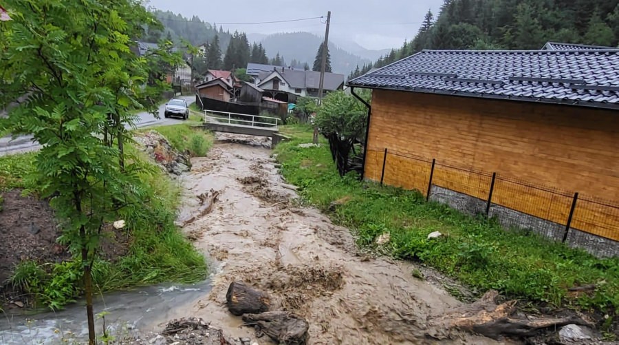 Furia naturii în Borșa: În orașul maramureșean daune semnificative provocate aseară de condițiile meteorologice! Iată aici care este și statistica!