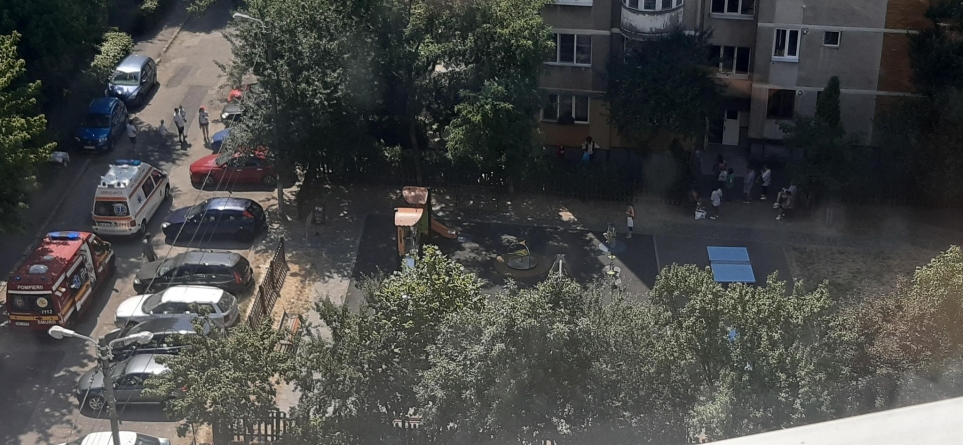 Victimă a codului roșu: În Baia Mare un bărbat în vârstă de 53 ani și-a găsit sfârșitul pe strada Gării. S-a încercat reuscitarea acestuia!