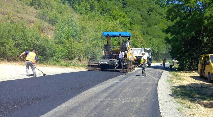 Anunț folositor de circulație: Acum în Maramureș se realizează pe șosele noi lucrări importante! Vor fi modernizări, asfaltări și marcări în județ!