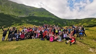 Farmecul vacanței în natură: Record în Maramureș de copii care participă la tabăra specială alpină de vară! Obiectivele sunt frumusețile din Borșa!