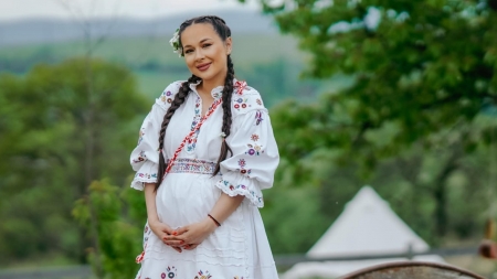 Cântăreața Vlăduța Lupău a adus pe lume un băiețel; Mesajul emoționant transmis pe rețelele de socializare