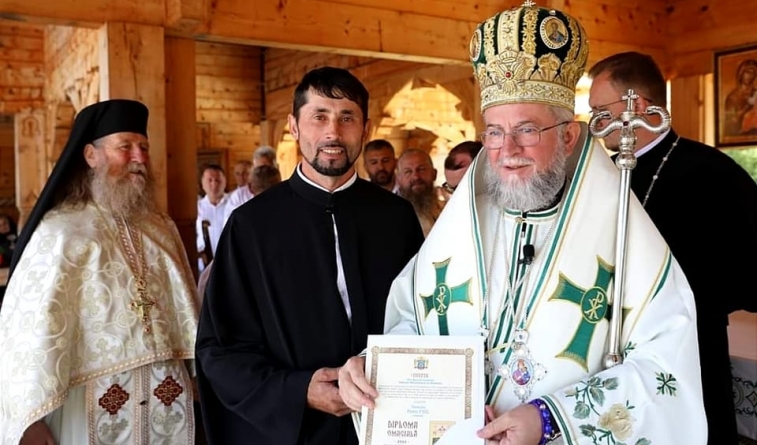 Sculptorul Florin Paul din Rozavlea, distins cu Diploma Omagială a Anului 2022; „Sculptura a fost un dar primit de la divinitate”