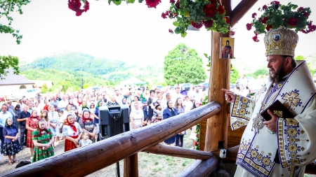 Sfânta Liturghie arhierească la Schitul Turț-Băi