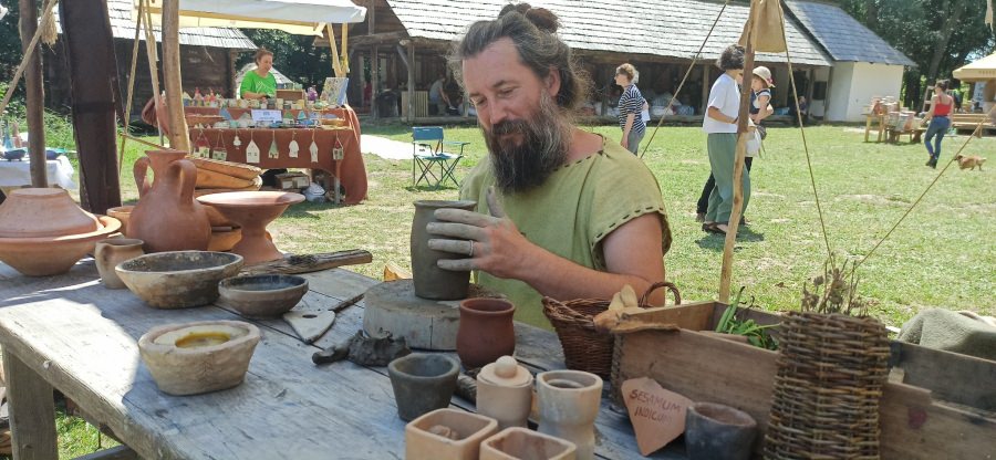 Maramureșeni prezenți la Târgul „Frumos. Ceramic. Folositor. Ceramica utilitară” din Sibiu