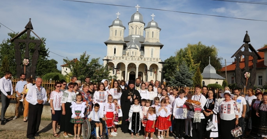 Slujba Paraclisului Maicii Domnului la Parohia Ortodoxă Lucăceni