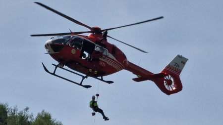 Tineri ucrainieni rătăciți pe Vârful Polonica din Munții Maramureșului; Un elicopter MAI a intervenit pentru găsirea acestora