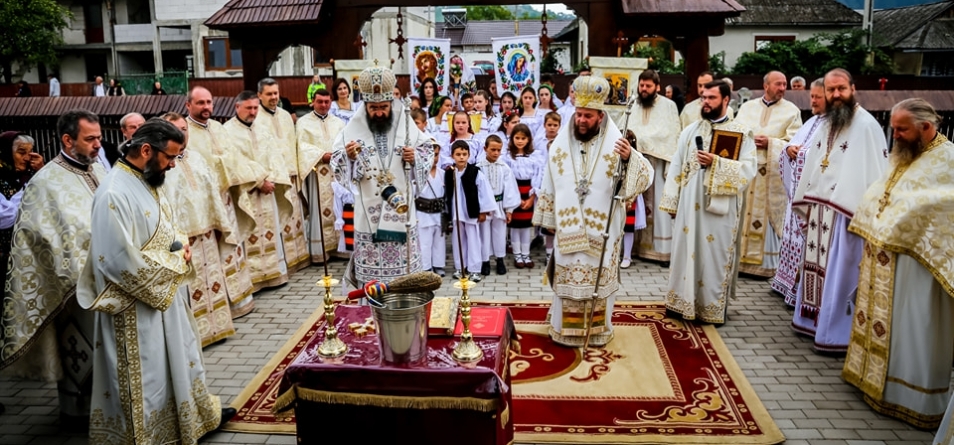 ÎPS Iosif, Mitropolitul Europei Occidentale și Meridionale, și PS Timotei Sătmăreanul au săvârșit Sfânta Liturghie în Parohia Ortodoxă Vișeu de Jos II