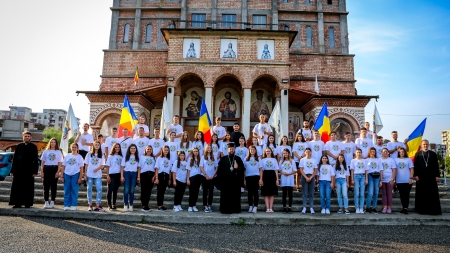 Tinerii maramureșeni au pornit spre evenimentul „Satele Unite ale Maramureșului și Sătmarului”