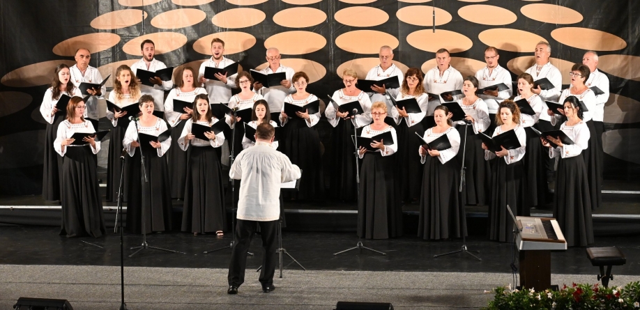 Corala „Doxologia” a Catedralei Episcopale din Baia Mare a obținut Trofeul Festivalului de muzică corală laică și religioasă „Gheorghe Cucu”