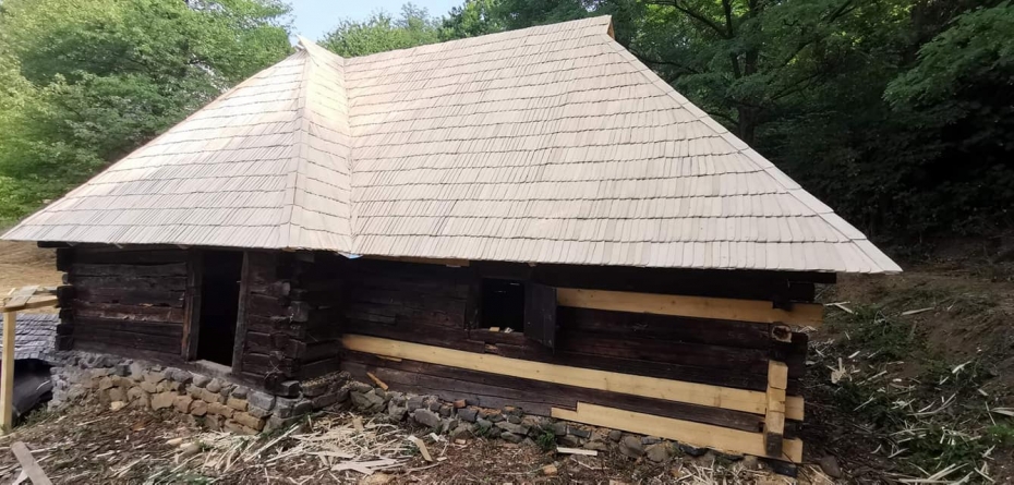 La Muzeul Satului Baia Mare: S-au finalizat lucrările de restaurare la Moara Hărnicești, complex de instalații care datează de la mijlocul secolului al XIX-lea