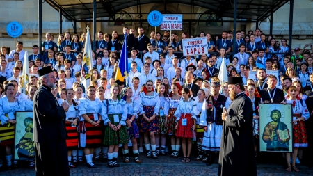 PS Iustin i-a îndemnat pe tineri să rămână legați de Cer; La Cluj-Napoca se desfășoară întâlnirea tinerilor din Mitropolia Clujului, Maramureșului și Sălajului