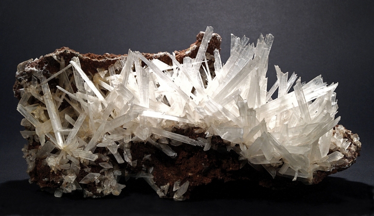 Gips, calcit din Mina Herja este exponatul săptămânii la Muzeul de Mineralogie Baia Mare