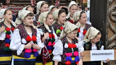 În Dragomirești va avea loc cea de a XXIV-a ediție a Festivalului folcloric „Câte flori pe Iza-n sus”