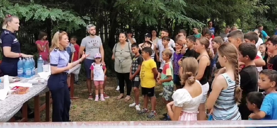 Distracție și sfaturi preventive: În Suciu de Sus a avut loc o nouă ediție a evenimentului „Cărările copilăriei – siguranță în vacanță”