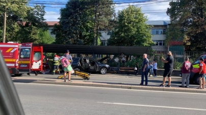 COMUNICARE A IPJ MARAMUREȘ: În Baia Mare, strada Vasile Lucaciu, adolescent de 13 ani și doi soți, accidentați. Filmul evenimentului de circulație!