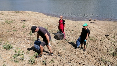 O acțiune de ecologizare: În Baia Mare din apropierea Barajului Firiza s-au colectat aproape 200 saci! Ce spun organizatorii activității!