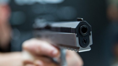 Borșa: O femeie și-a amenințat soțul cu o armă de vânătoare, iar un bărbat și-a amenințat fratele