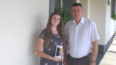 O idee foarte interesantă: O tânără maramureșeancă a câștigat concursul organizat de administrația locală din Boiu Mare! Cum a devenit primar!