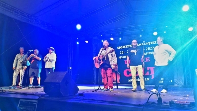 Festivalul Concurs Național „Floare de Colț”: Artiști foarte iubiți de public, spectacol minunat, în Sighetu Marmației! Plus un moment special!