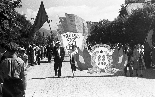 Special DirectMM: Retro Maramureș: În Baia Mare tot centrul era podium pentru activități speciale, în 23 august! Ocazia: Ziua Națională a României!