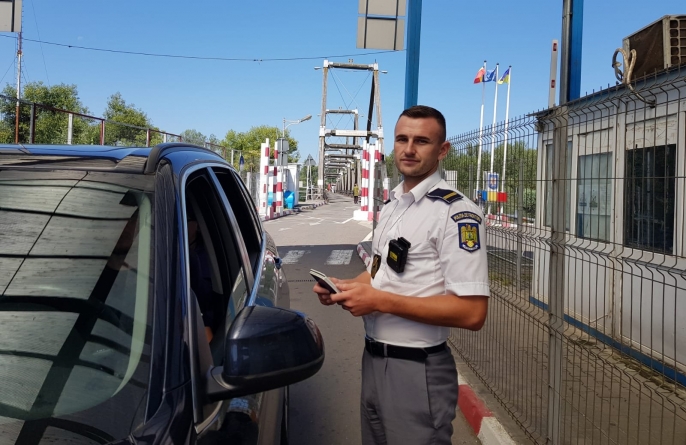 „Sunteți primii din România care ne întâmpinați cu vorbă bună”! Intrarea în țara noastră, prin Sighet, apreciată pentru politețea funcționarilor!