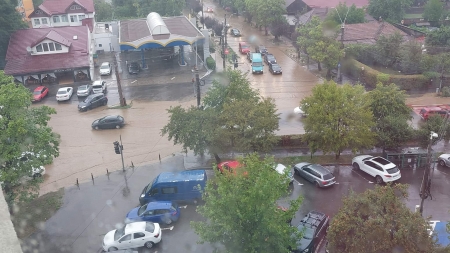 PLOAIE SEMNIFICATIVĂ DE VARĂ: Avem în Maramureș record meteorologic deosebit marcat la stația specială automată amplasată pe Planetariul Baia Mare!