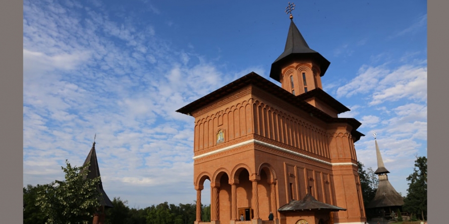 PS Timotei Sătmăreanul a săvârșit  Paraclisul Maicii Domnului la Mănăstirea Scărișoara Nouă