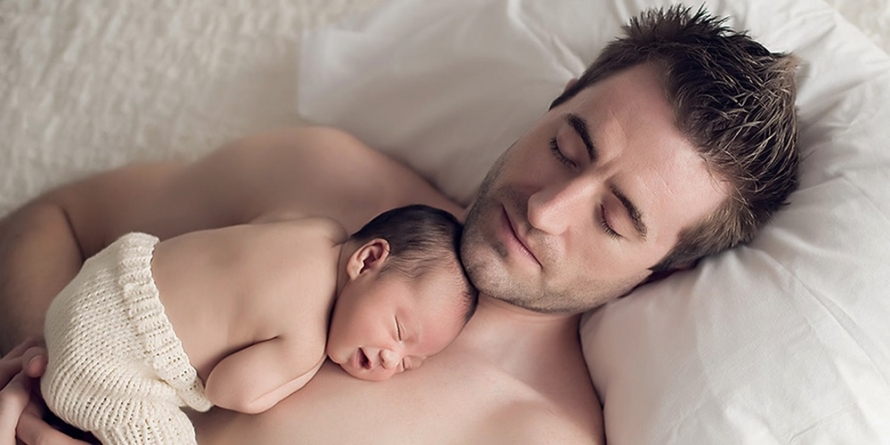 ​Concediul paternal, extins cu 5 zile lucrătoare! Ce trebuie să știi!