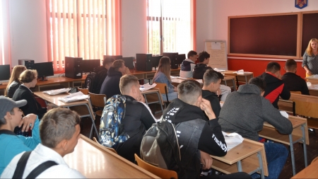 Început de an școlar: Clopoțelul a sunat și pentru cei 81 de elevi ai Școlii profesionale în regim dual din Sârbi
