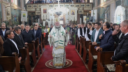 PS Iustin s-a aflat în mijlocul credincioșilor Parohiei Ortodoxe Pișcolt