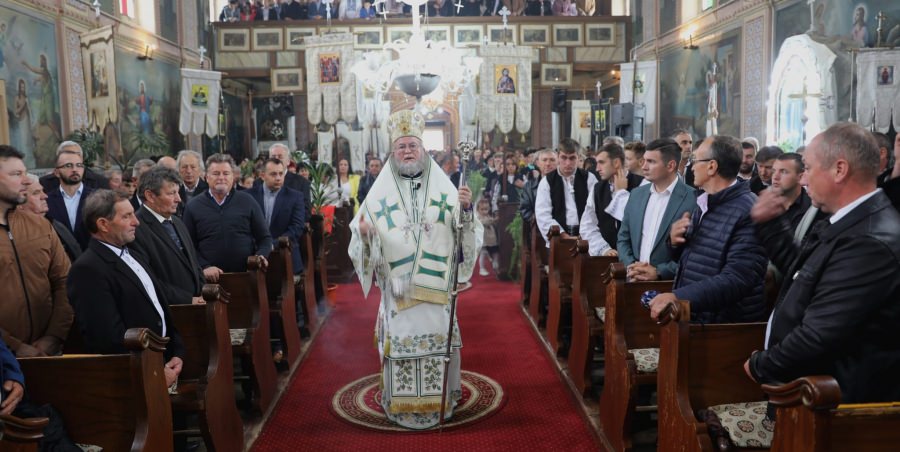 PS Iustin s-a aflat în mijlocul credincioșilor Parohiei Ortodoxe Pișcolt