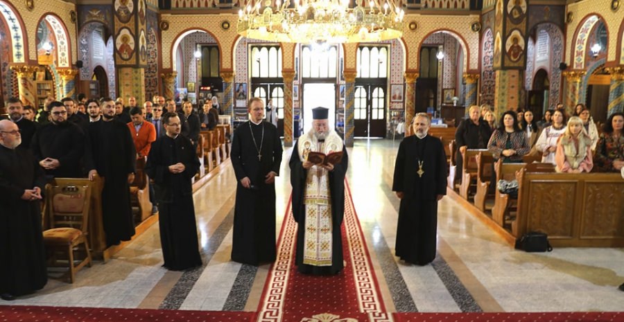 PS Iustin s-a aflat în mijlocul profesorilor de religie sătmăreni; S-a desfășurat consfătuirea anuală