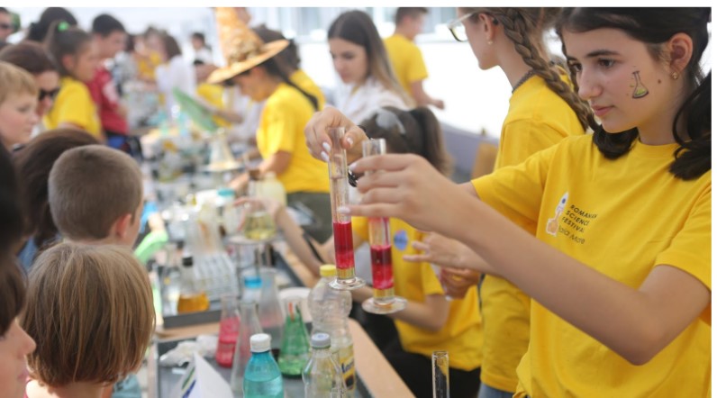 Romanian Science Festival revine în Maramureș; Care e programul evenimentului și ce pot învăța participanții