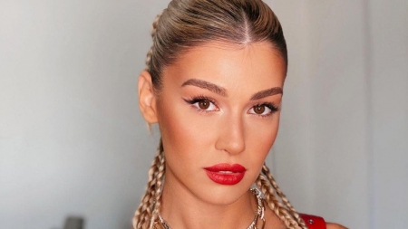 Artiștii care urcă sâmbătă pe scena Castaniadei