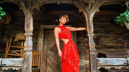 La mulți ani fericiți: AMI, celebra artistă a noastră din Maramureș, a împlinit frumoasa vârstă de 33 ani! Ea este în show-ul filmat în Dominicană!