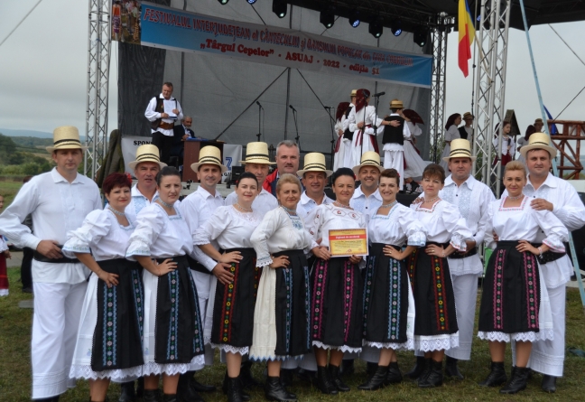 „Târgul Cepelor”: Regal folcloric în duminica festivalului