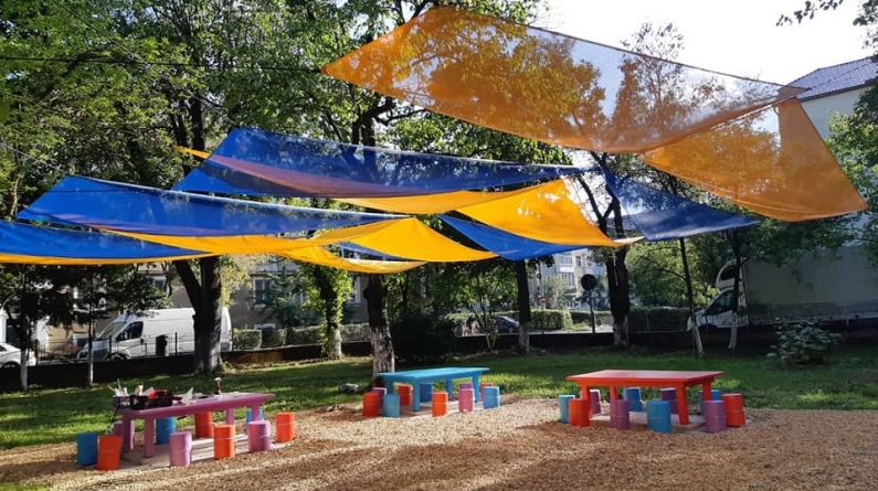 Noile modalități de învățare: O școală băimăreană a realizat pentru elevi un spațiu special! Care va fi scopul grădinii educaționale a instituției!