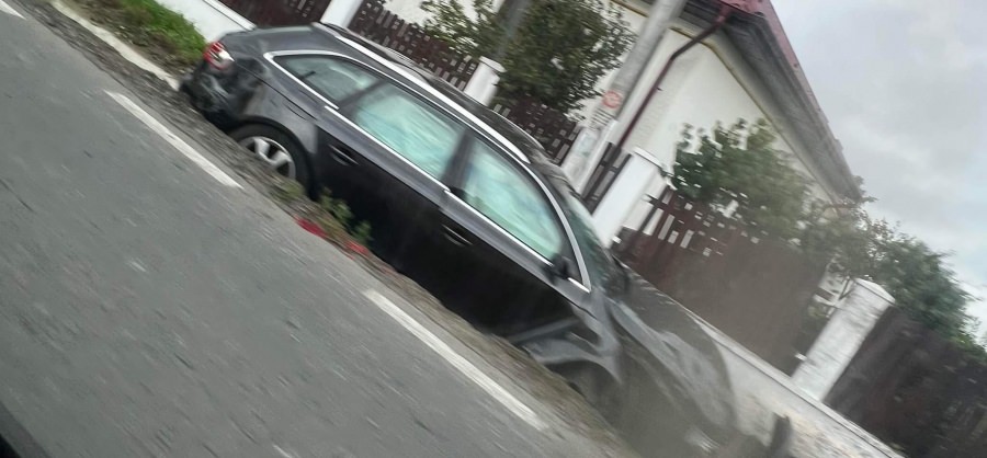 Accident în Hideaga; Șoferul avea 0,96 mg/l alcool pur în aerul expirat și a intrat într-un șanț