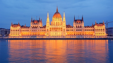 Ungaria, sancționată în premieră de UE, pierde o sumă colosală de bani europeni din cauza corupției