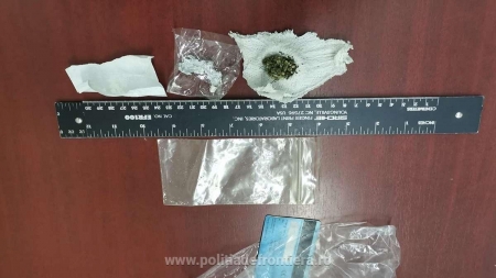 Doi tineri maramureșeni descoperiți cu substanțe interzise în Ruscova