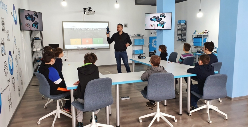 Tehnologie: Smart Academy Baia Mare, locul unde copiii sunt pregătiți pentru meseriile viitorului (FOTO)