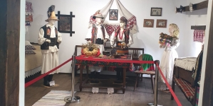 Aproape 50.000 de persoane au vizitat expoziția temporară „Identitate românească – obiceiuri de nuntă din Maramureș” la Muzeul Satului Bucovinean din Suceava
