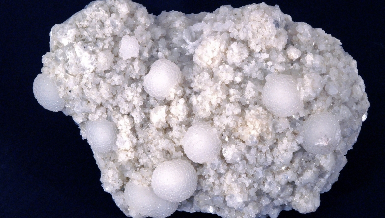 Calcit, fluorină din Mina Cavnic este exponatul săptămânii la Muzeul de Mineralogie Baia Mare
