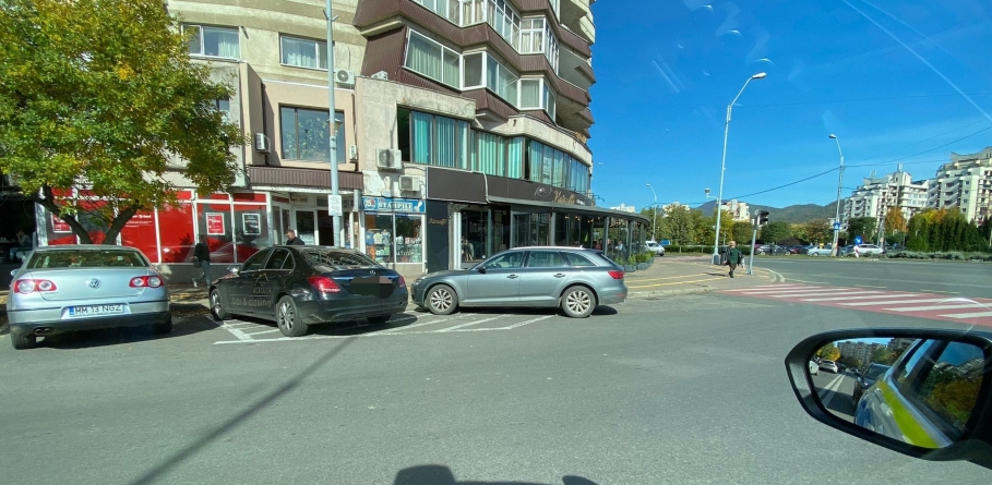 Polițiștii băimăreni, cu ochii pe cei care opresc și staționează neregulamentar; Ce amenzi s-au dat