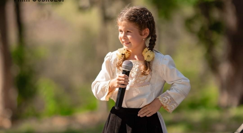 Micuță, dar talentată: Sofia Dragoș și-a lansat primul cântec