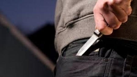 Scandal la o benzinărie din județ; Un bărbat i-a amenințat pe angajați cu un cuțit