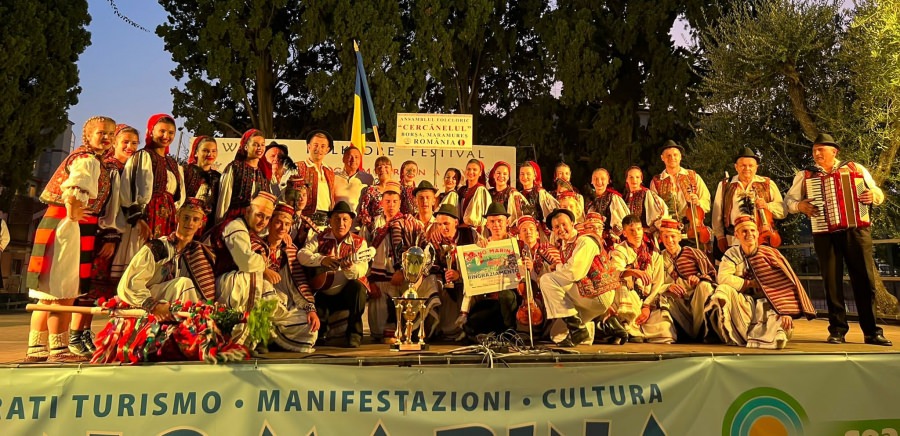 Performanță: Ansamblul „Cercănelul” din Borșa se reîntoarce acasă cu Trofeul Festivalului Concurs Internațional „World Folklore Festival”