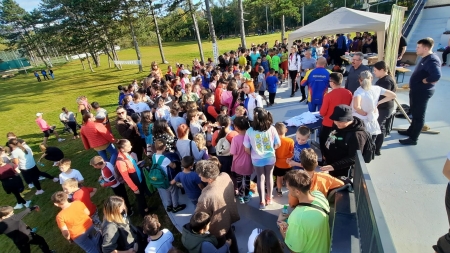 „Crosul Tineretului”, Baia Sprie: Invitație la alergare pentru elevii din regiune care adoră mișcarea, adresată de Asociația „Zâmbet pentru Tineri”