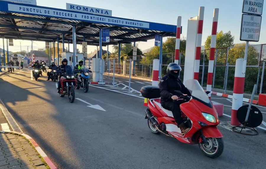 O aventură pentru pace: Motocicliștii din Maramureș duc simbolul României dar și mesajul armoniei către Ucraina, în Colomeea, comunitate înfrățită!